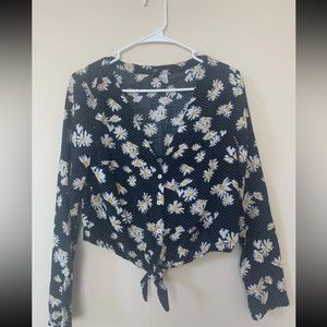 tie front blouse daisies print